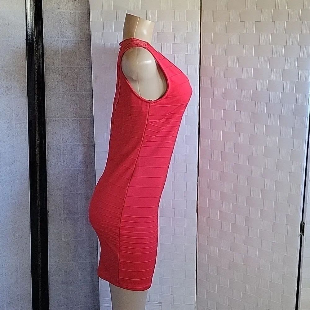 BRAND NEW PAPAYA ROUND NECK BODY-CON SLEEVELESS MINI DRESS - Picture 5 of 15